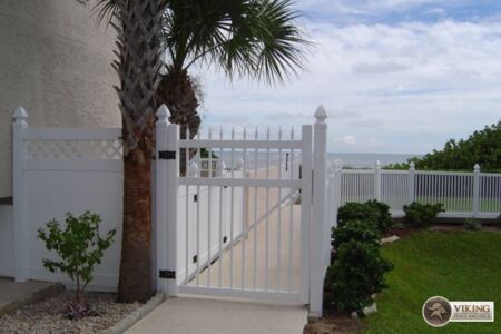 Lattice top vinyl with open spear top gate